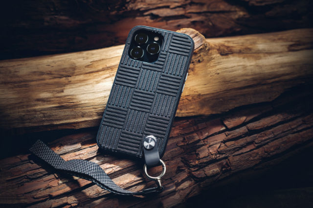 Funda Moshi Altra iPhone 13 Pro con correa de mano desenganchable